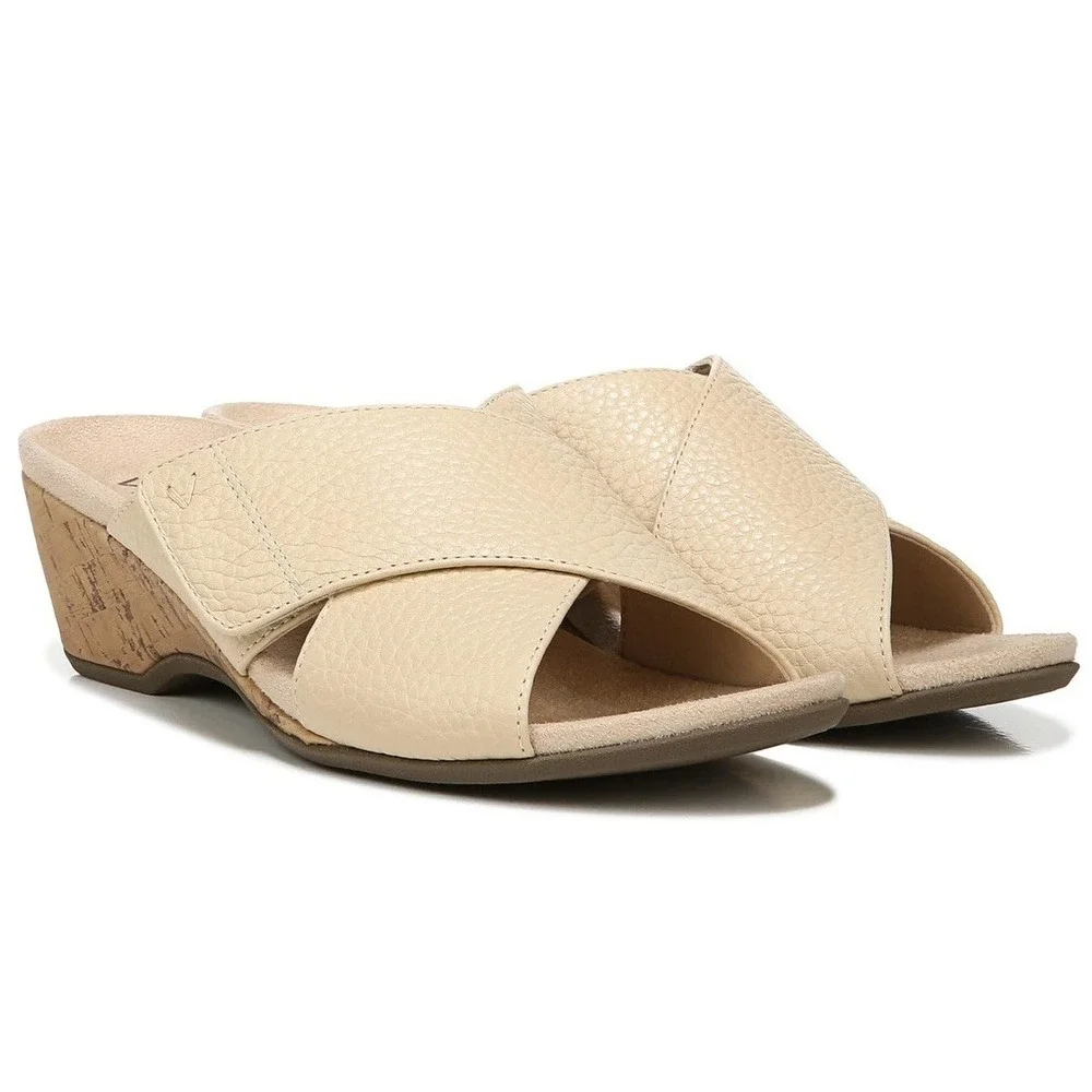 Vionic Leather Leticia Beige Slide Sandals Wedge Orthopedic Sz‎ 10 Semolina New - Picture 2 of 9